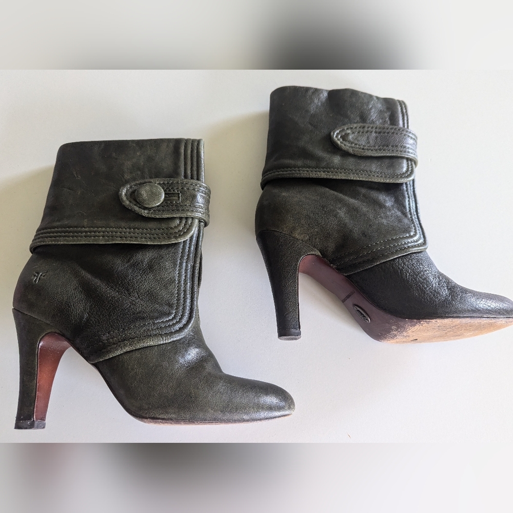 Frye Black Heeled Boots with Sleek Design